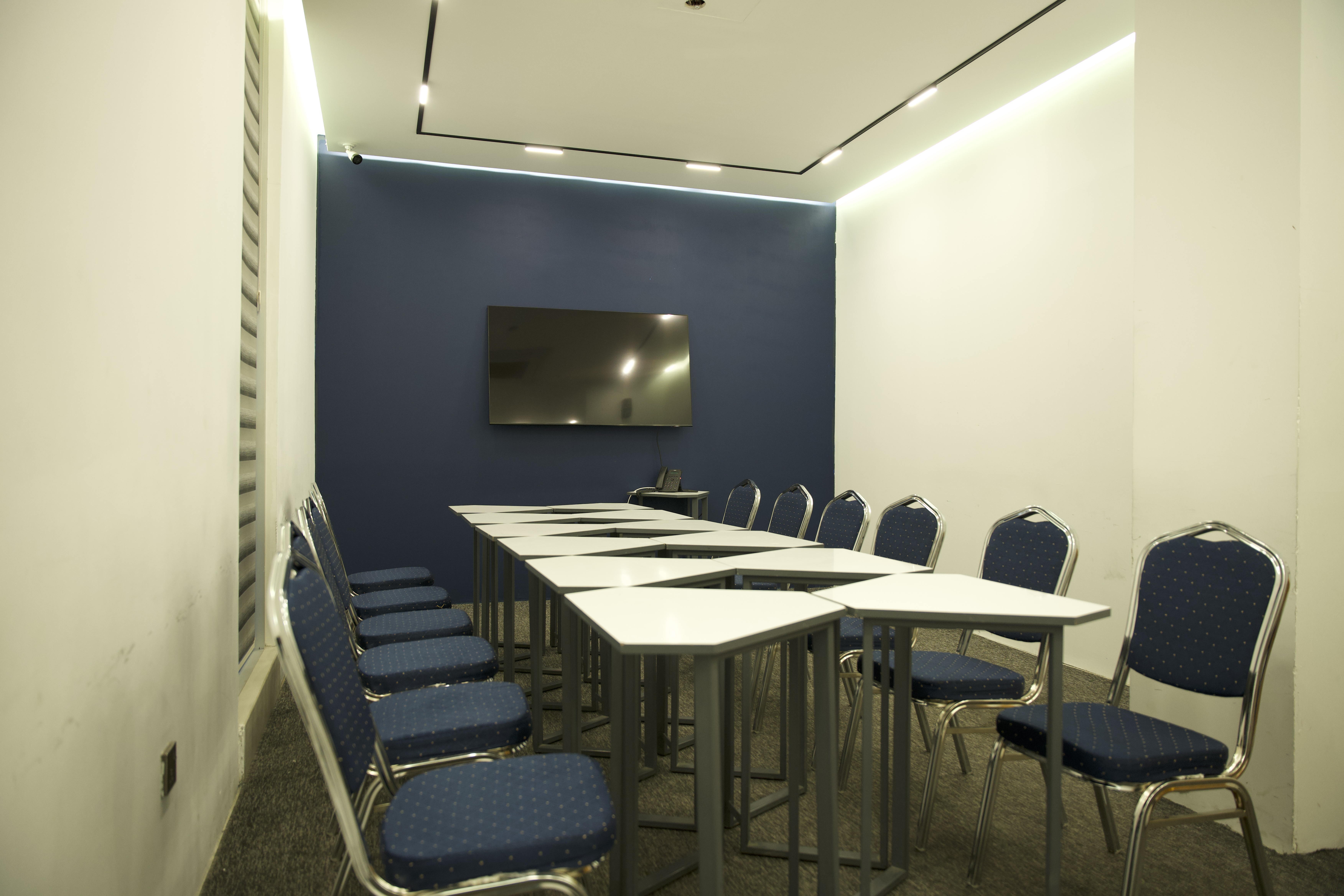 غرفة اجتماعات ق3