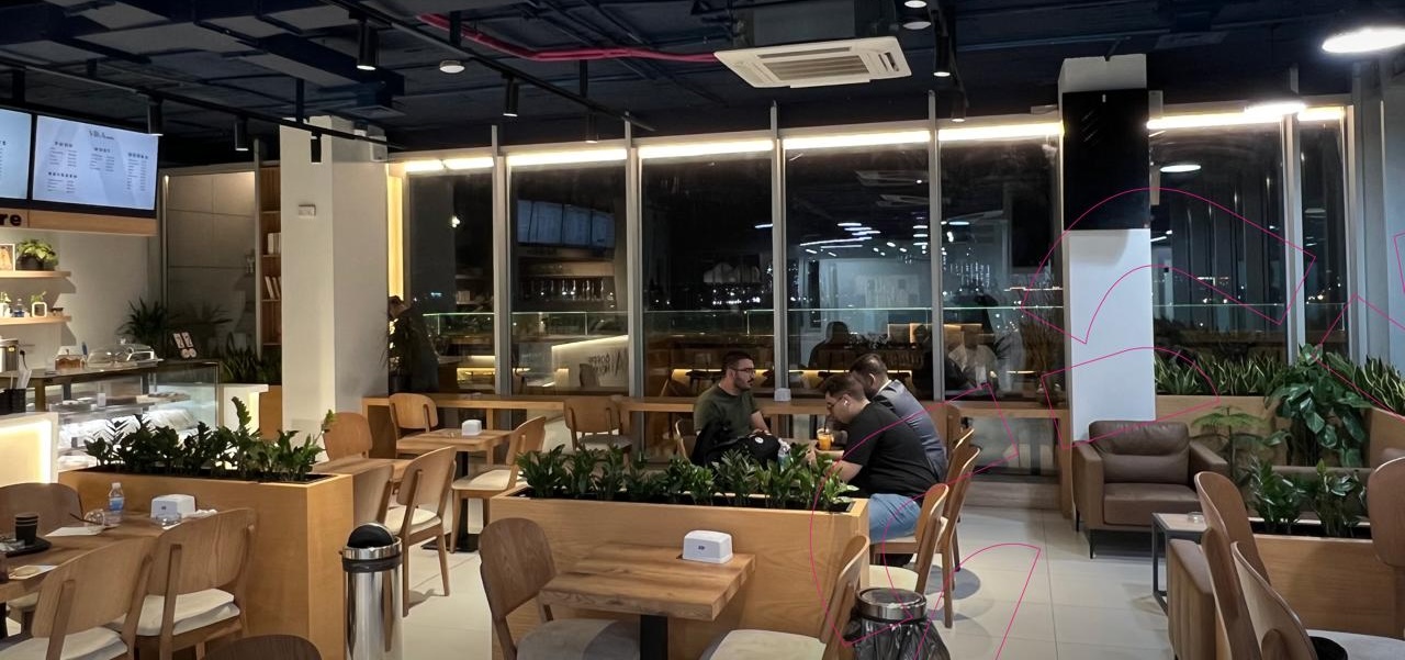 مد كافيه — مقهى ومطعم للمجتمع الطبي